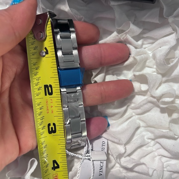 VINCE CAMUTO • Women Chain Link Watch • Silver • - Picture 5 of 7